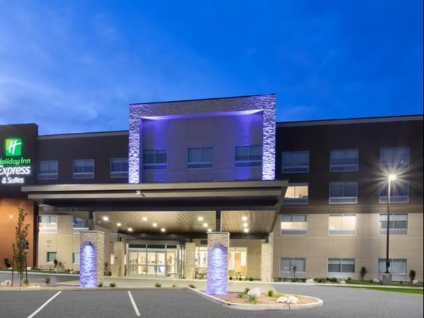 Holiday Inn Express Suites Elyria By IHG — Property