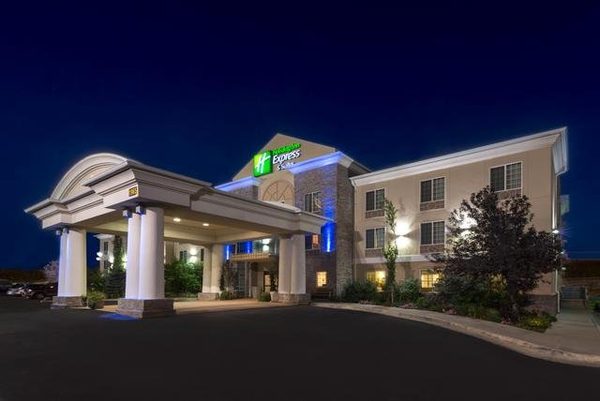 Holiday Inn Express Suites Evanston by IHG — Property