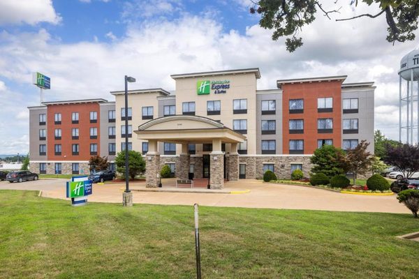 Holiday Inn Express Suites Festus South St Louis by IHG — Property