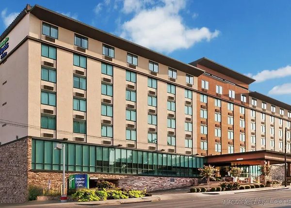 Holiday Inn Express Suites Fort Worth Downtown by IHG — Property
