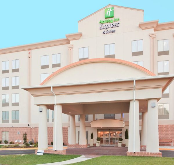 Holiday Inn Express Suites Fredericksburg by IHG — Property
