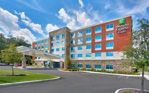Holiday Inn Express Suites Gainesville Lake Lanier Area By IHG — Property
