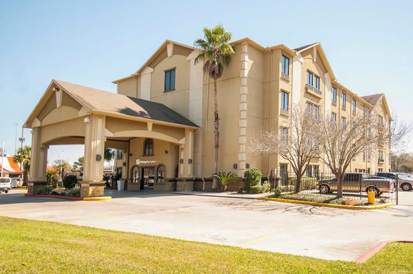 Holiday Inn Express Suites Houston North Intercontinental By IHG — Property