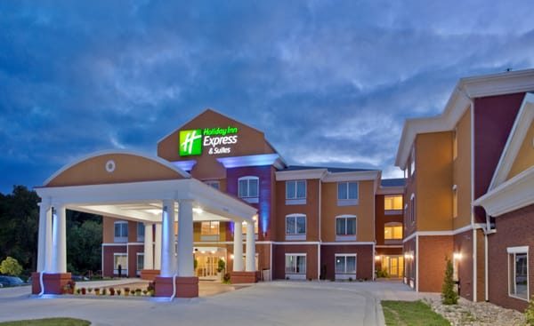 Holiday Inn Express Suites Kansas City Sport Complex Area by IHG — Property