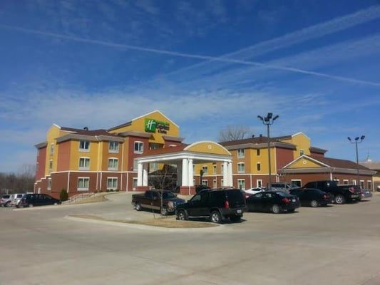 Holiday Inn Express Suites Kansas City Sport Complex Area by IHG — Property