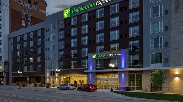 Holiday Inn Express Suites Lincoln Downtown By IHG — Property