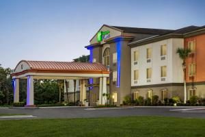 Holiday Inn Express Suites Live Oak by IHG — Property