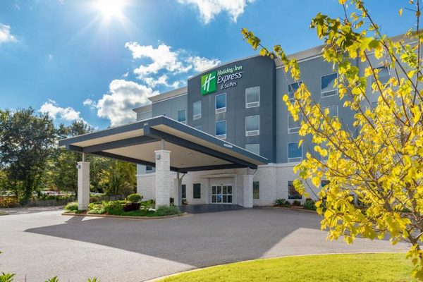 Holiday Inn Express Suites Memphis Arpt Elvis Presley Blvd By IHG — Property