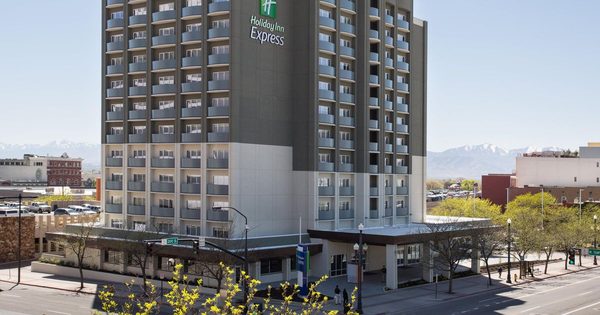 Holiday Inn Express Suites Memphis Arpt Elvis Presley Blvd By IHG — Property