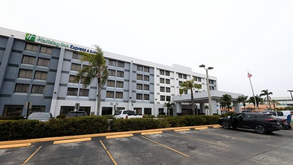 Holiday Inn Express Suites Miami Hialeah By IHG — Property
