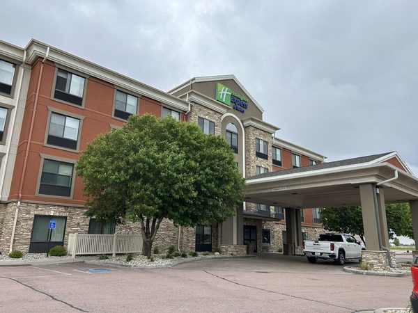 Holiday Inn Express Suites Mitchell By IHG — Property
