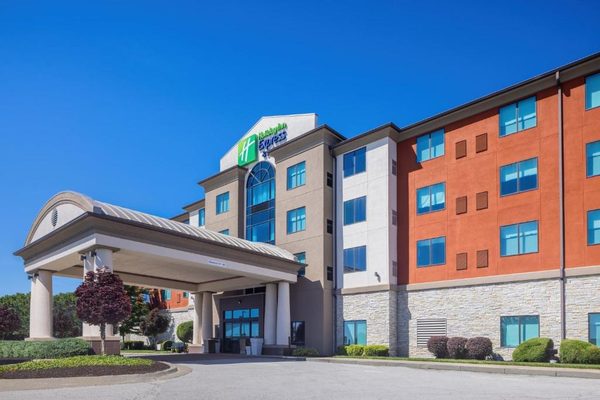 Holiday Inn Express Suites North Kansas City by IHG — Property