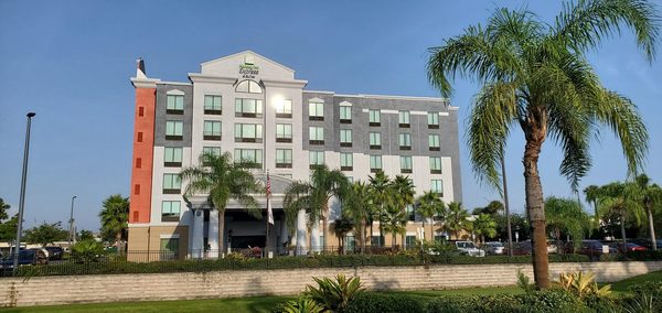 Holiday Inn Express Suites Orlando at SeaWorld by IHG Orlando Florida — Property