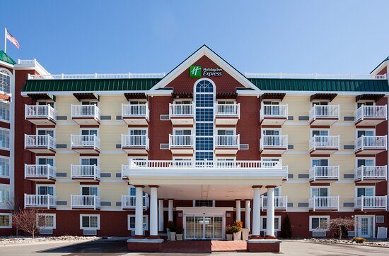 Holiday Inn Express Suites Petoskey By IHG Petoskey Emmet County Michigan — Property