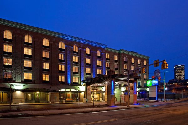 Holiday Inn Express Suites Pittsburgh Airport by IHG — Property