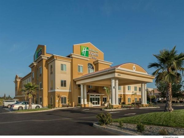 Holiday Inn Express Suites Red Bluff south Redding Area By IHG — Property