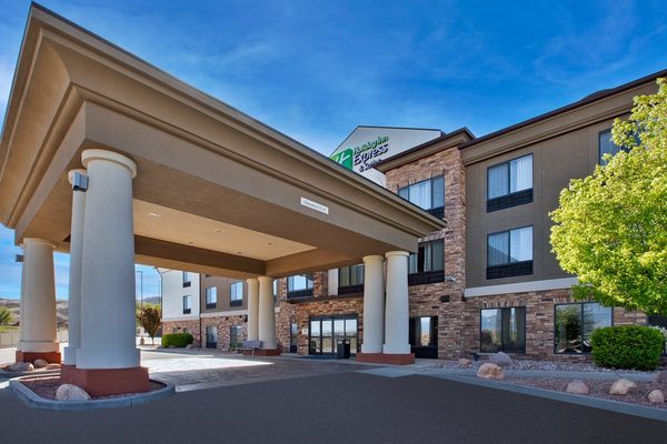 Holiday Inn Express Suites Richfield by IHG — Property
