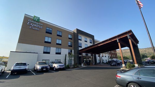 Holiday Inn Express Suites The Dalles By IHG — Property