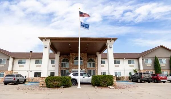 Holiday Inn Express Suites Torrington by IHG — Property