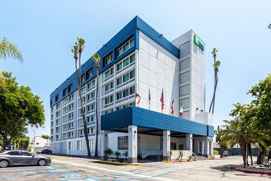 Holiday Inn Express Suites Woodland Hills by IHG Los Angeles California — Property