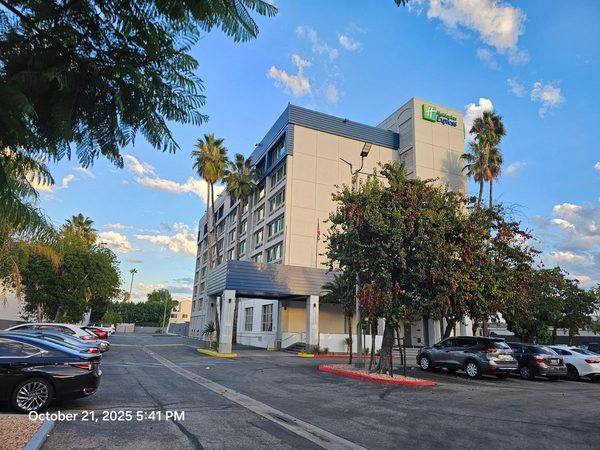 Holiday Inn Express Van Nuys by IHG Los Angeles California — Property
