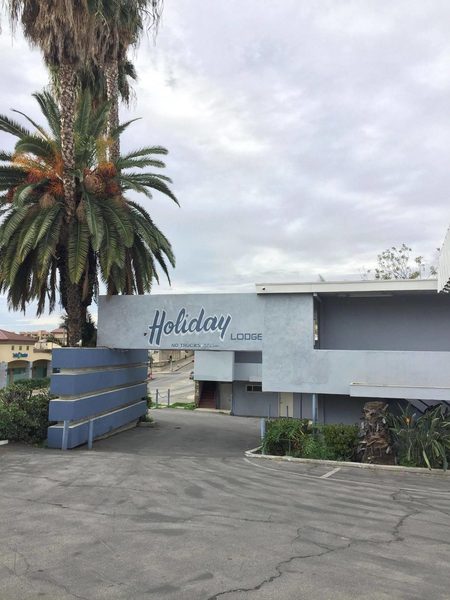 Holiday Lodge Los Angeles California — Property