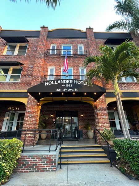Hollander Hotel — Property