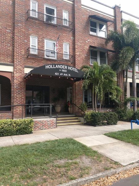 Hollander Hotel — Property