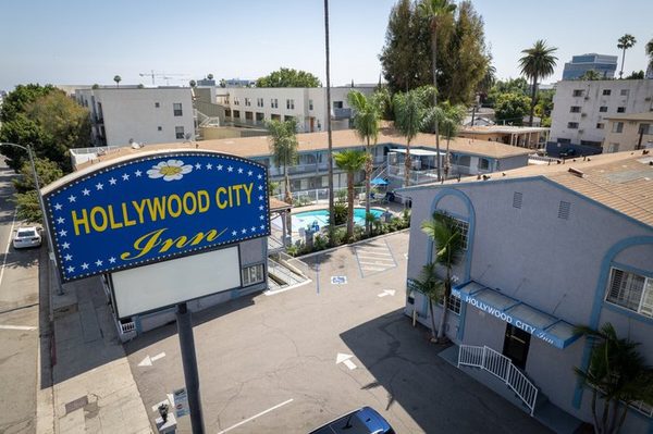 Hollywood City Inn — Property