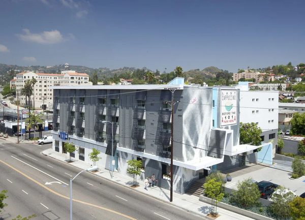 Hollywood Hills Hotel Los Angeles California — Property