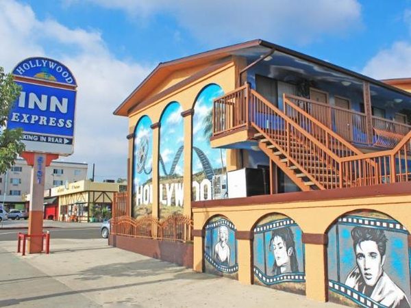 Hollywood Inn Express North Los Angeles California — Property