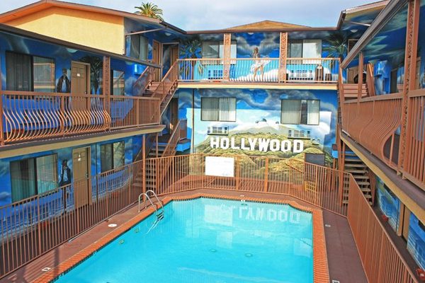 Hollywood Inn Express North Los Angeles California — Property