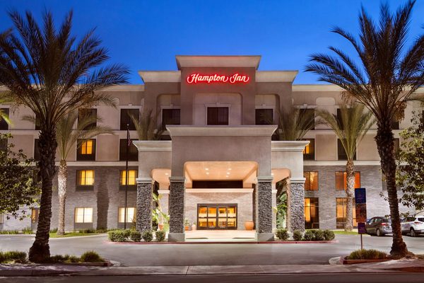 Hometown Inn Los Angeles California — Property