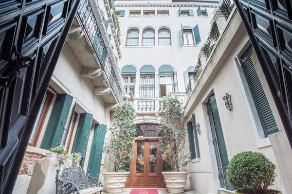 Hotel Ai Cavalieri — Property