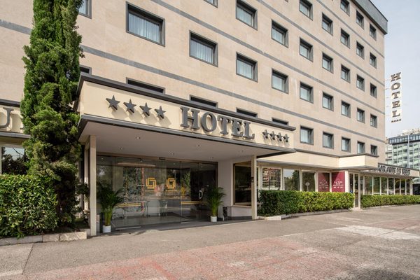 Hotel American Palace — Property