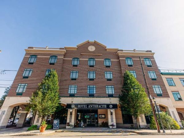 Hotel Anthracite — Property