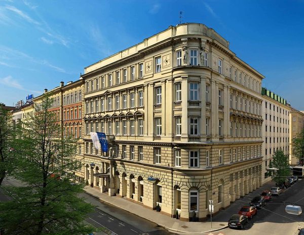 Hotel Bellevue — Property