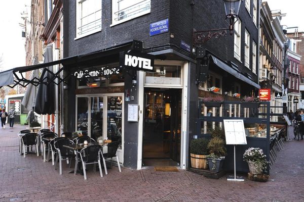 Hotel Cafe Corner House — Property