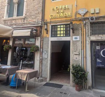 Hotel Canada Venezia — Property