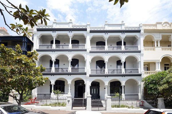 Hotel Challis — Property