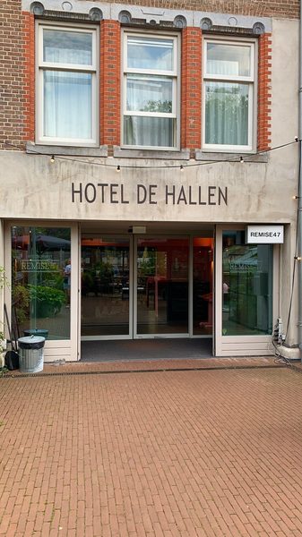 Hotel De Hallen — Property