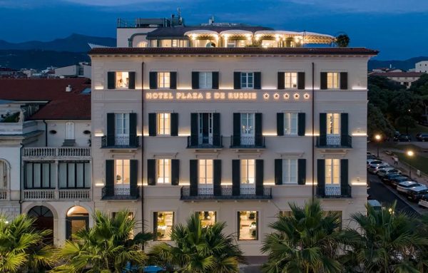 Hotel de Russie — Property
