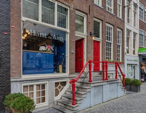 Hotel des Arts — Property
