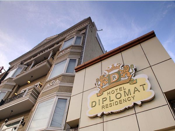 Hotel Diplomat — Property