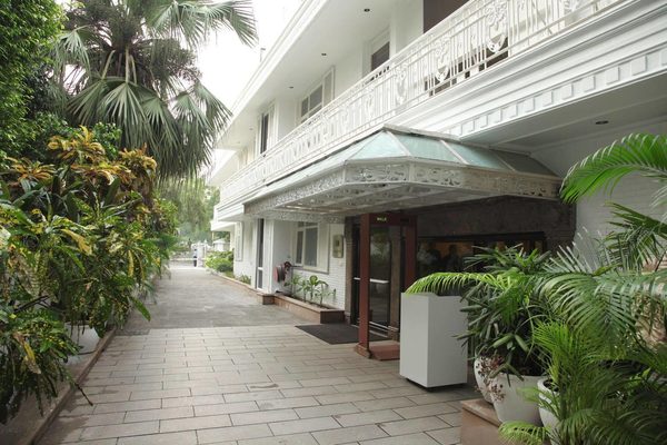 Hotel Diplomat — Property