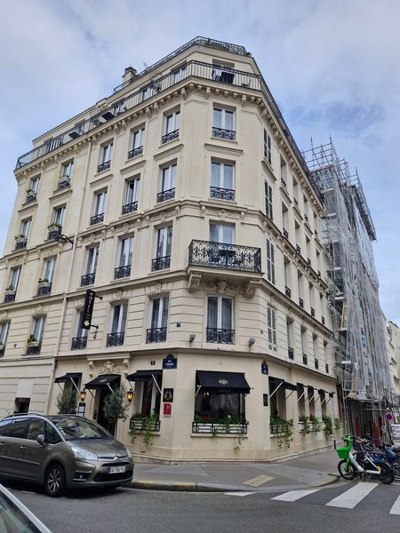 Hotel du College de France — Property