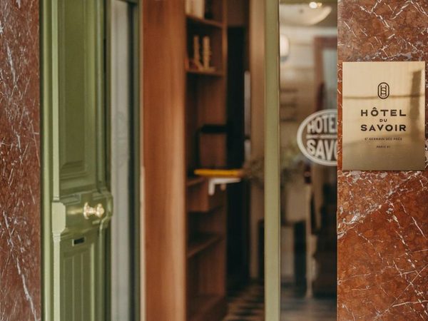 Hotel du Savoir — Property