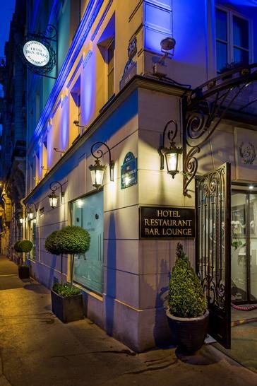 Hotel Eiffel Trocadero — Property