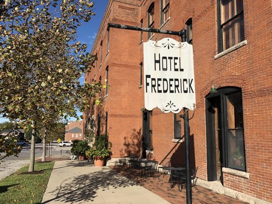 Hotel Frederick Boonville Missouri — Property