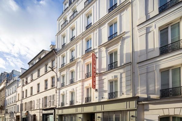 Hotel Ginette A La Folie — Property